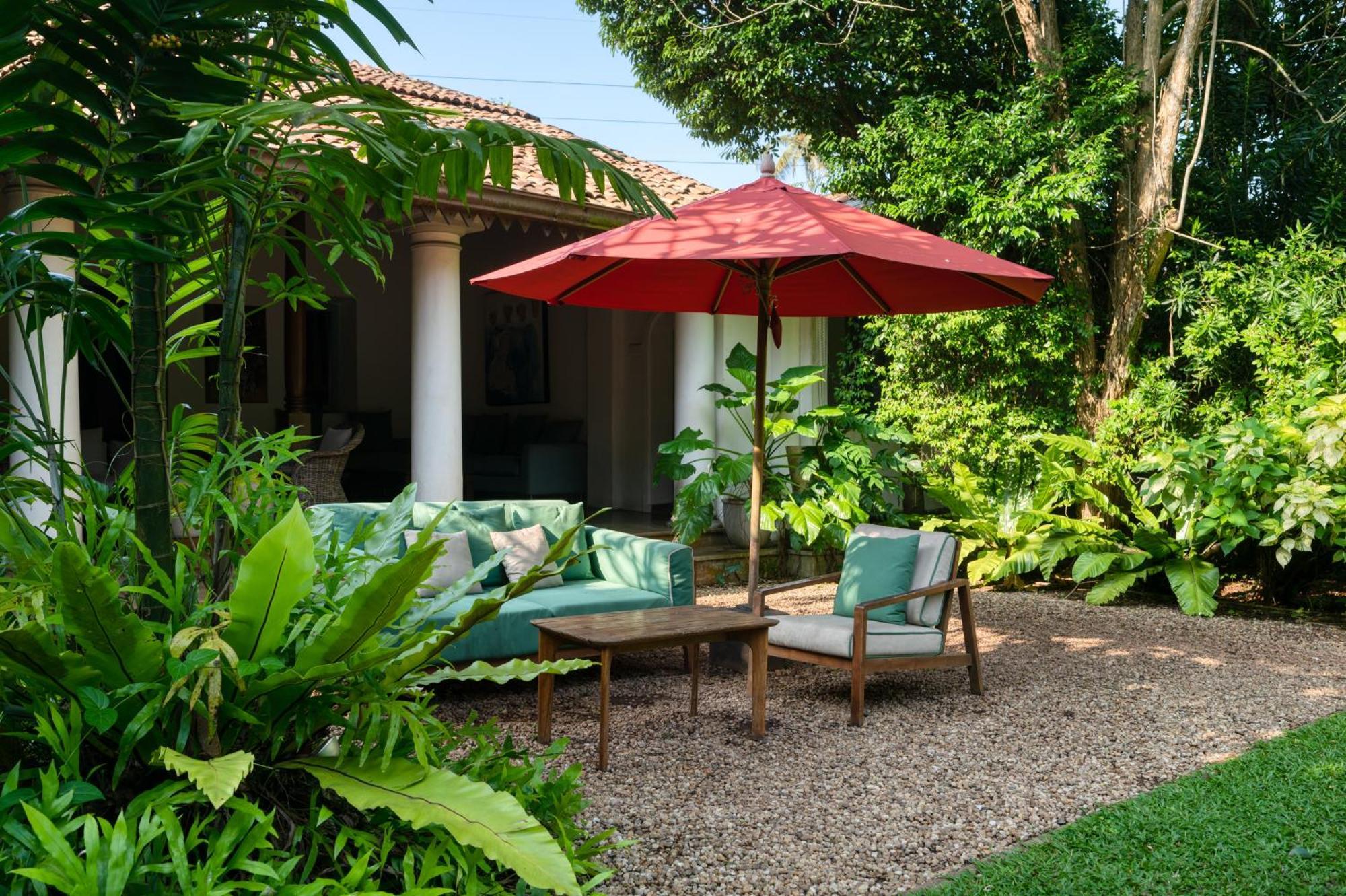 Wallawwa Katunayake Exterior photo